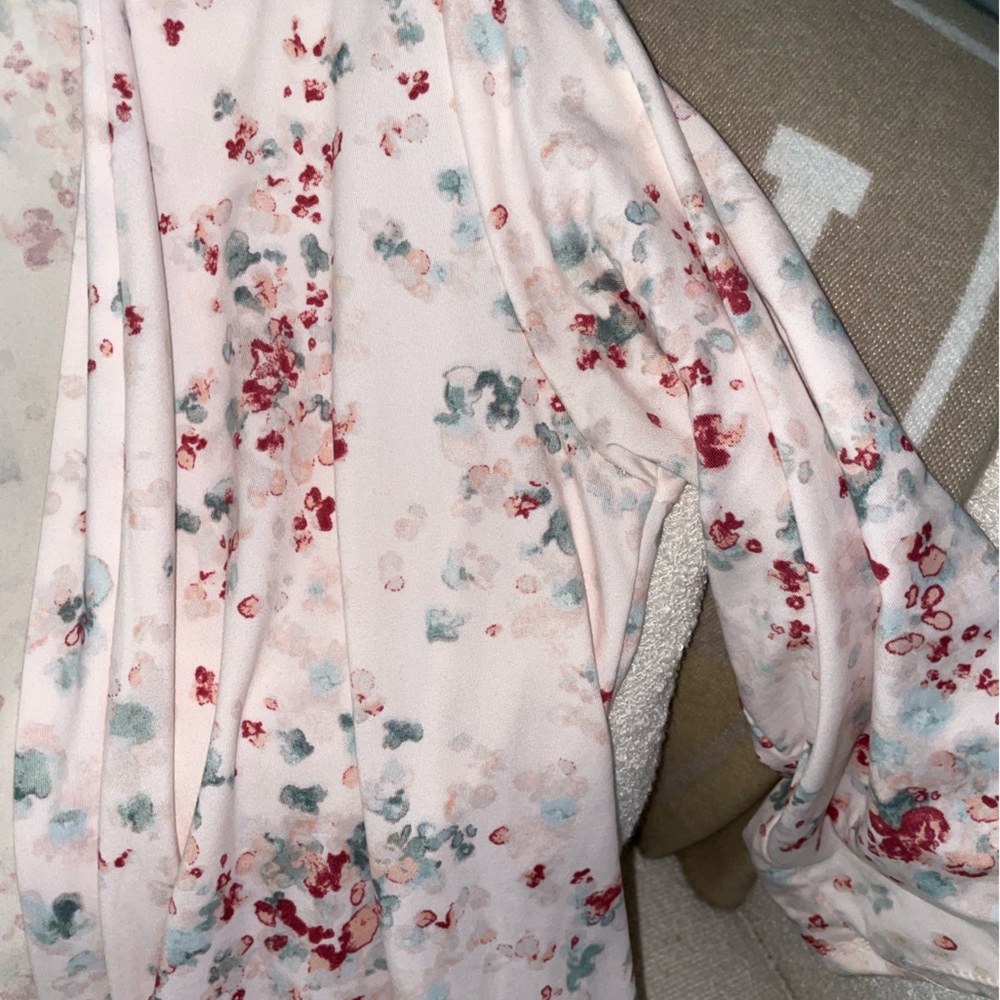 Blush Pink Floral Robe - Picture 2 of 9